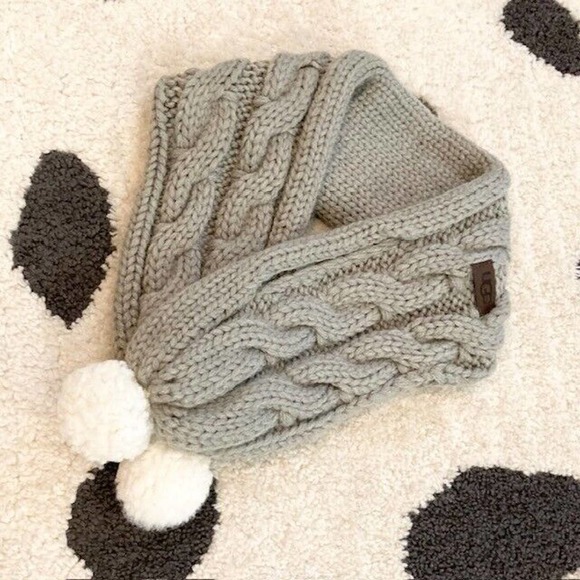 Ugg Australia Small Dog Gray Cable Knit Pom Warm Luxe Soft Designer Logo Scarf - Picture 5 of 12